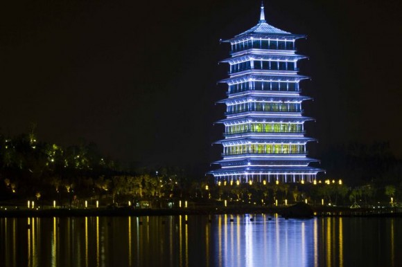 日落余晖长安塔