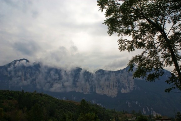 恩施腹地乡村美景之云环雾绕