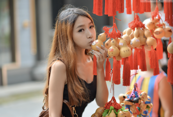 雨后，捡个萌妹子逛个街