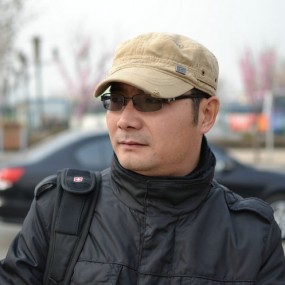 1月23日，偷拍摄友