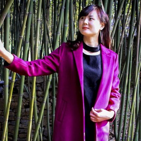 竹泉村里拍美女