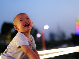 光头小子夜游世园