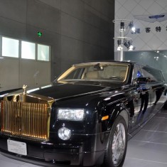 价值1.5亿劳斯莱斯顶级豪车亮相古城西安车展中心