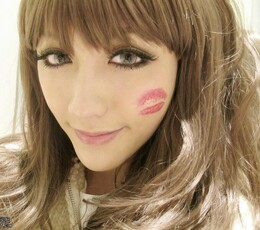 送上一组MM自拍照片