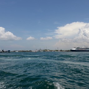 巴厘岛之行[ 一]、、、、、、南湾海滩