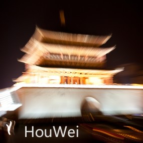 镜头旋转后的钟楼