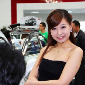 新手上图，跪求指点。五一车展（四）