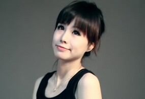 超大光圈的魅力女摄影师