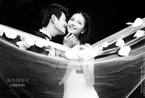 黑白婚纱照