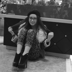 逸翠园里的美女