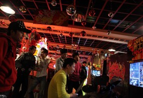 (俺非帅哥) Ipad是可以当内裤用的  +  游乐场里的猪猪