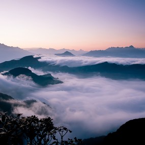 初夏的牛背山美景