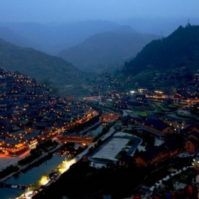 西江苗寨灯火万家