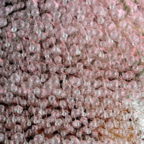 天花板上的串串装饰珠