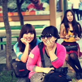 潇洒与苹果合影