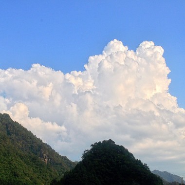 秦岭腹地山高林密天气变幻反复无常