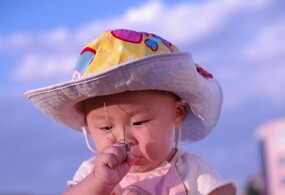 女儿“一懿”广场秀