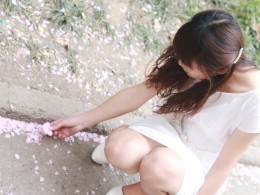 { 无 风 格 人 像 二 。}——（第一次真正拍人像，模特是我室友，各位大师轻拍啊。）