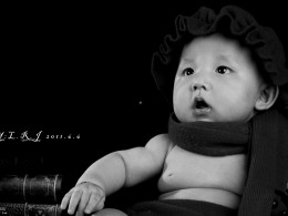 好久没在论坛露脸了 最近在奋斗于儿童摄影 升师了 哈哈