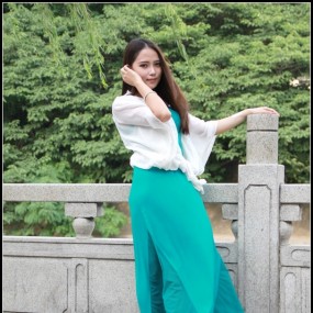 环城西苑的作业---模特表现超群