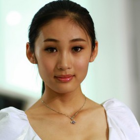 她的名字叫小鹿（车模三）