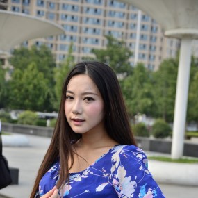 永阳公园 之 蓝衣美女（十二）