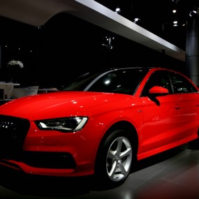 靓车魅模霓虹夜