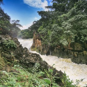 去年贵州旅游摄影的老片