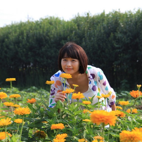 楼观花海拍摄美女