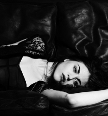 Kurt Cobain 女儿19岁写真