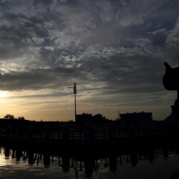 晚霞中的汉城湖